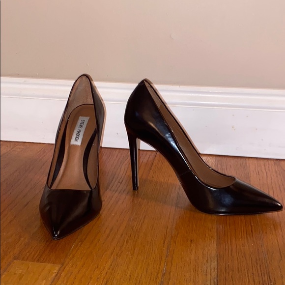 Steve Madden Shoes - Steve Madden Black Pumps